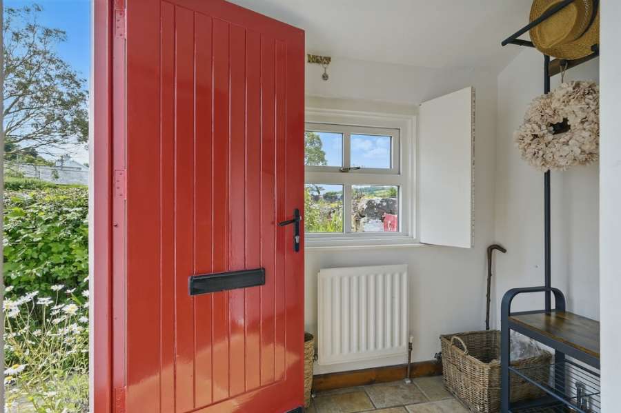 Sheelaghs Cottage, 6-8 Strand View Park