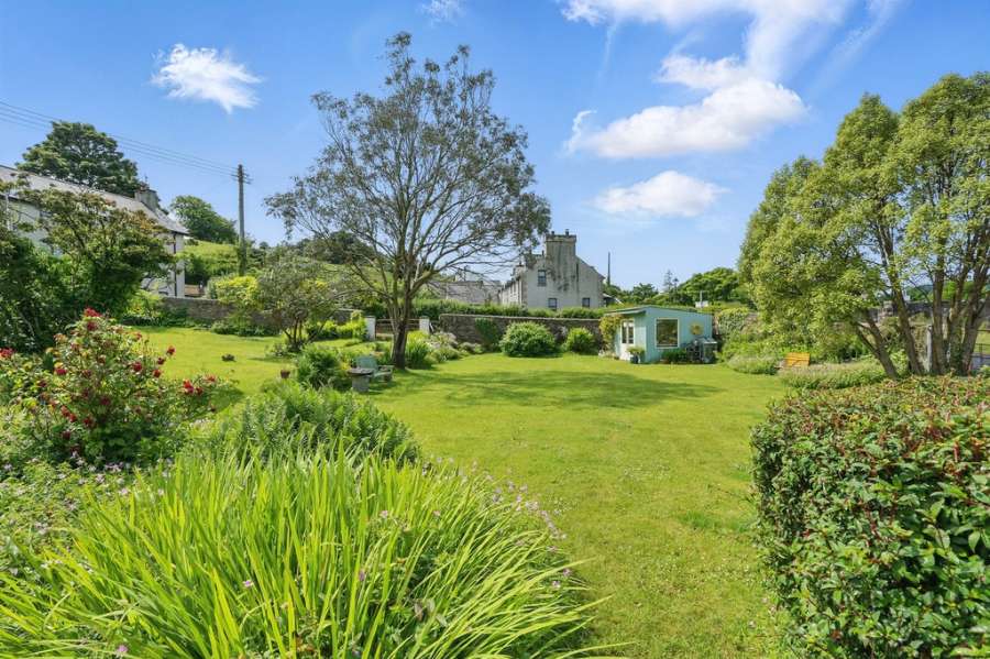 Sheelaghs Cottage, 6-8 Strand View Park