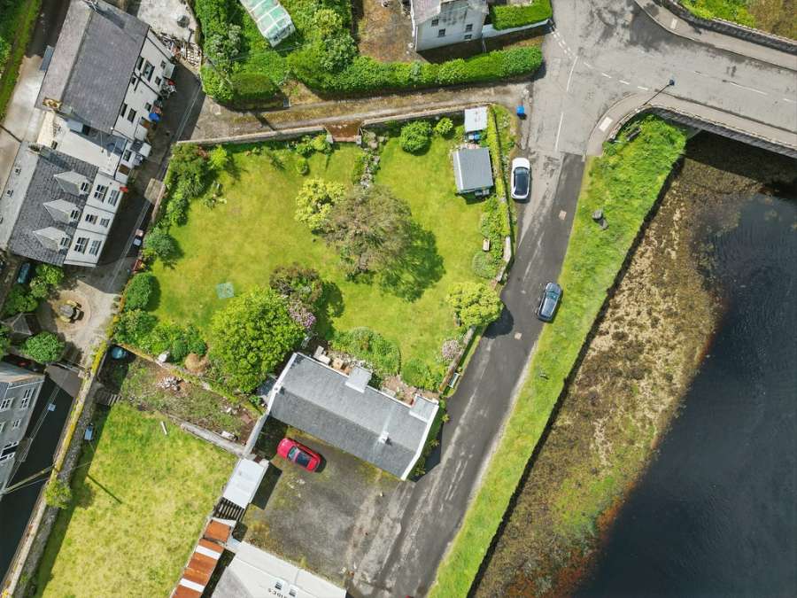 Sheelaghs Cottage, 6-8 Strand View Park