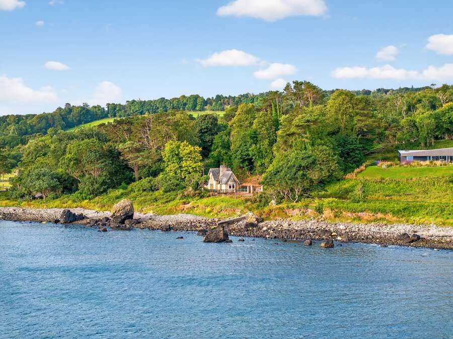 Cairndhu Gate Lodge, 186 Coast Road