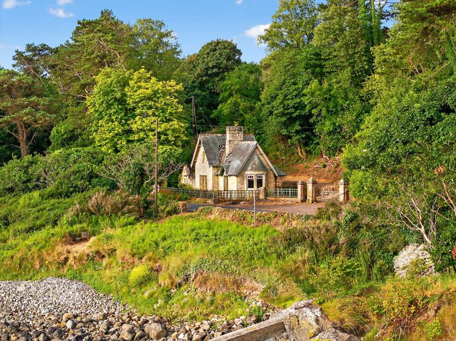 Cairndhu Gate Lodge, 186 Coast Road