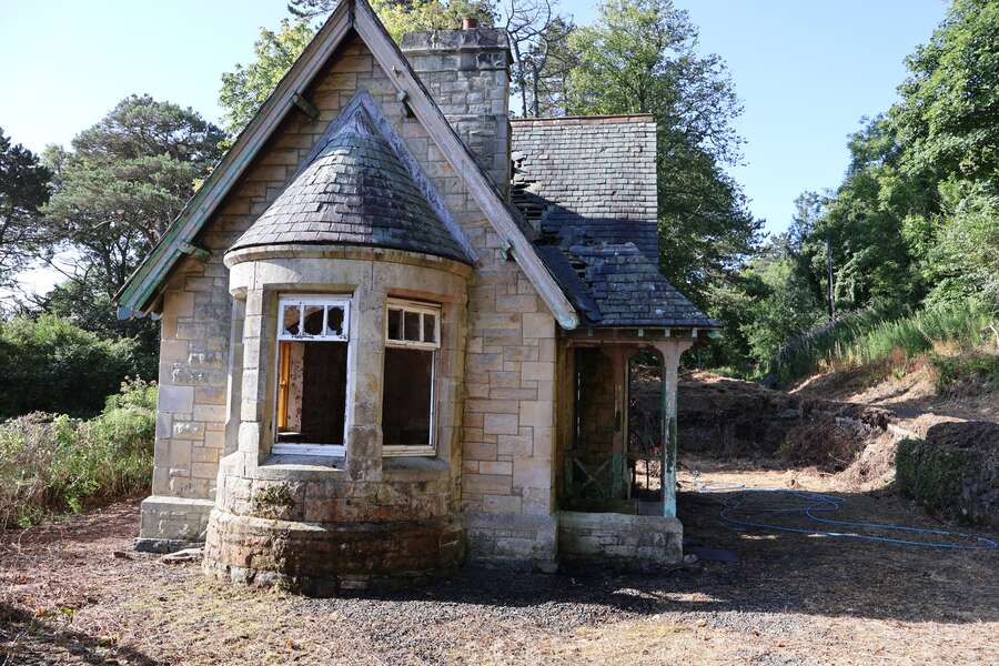 Cairndhu Gate Lodge, 186 Coast Road