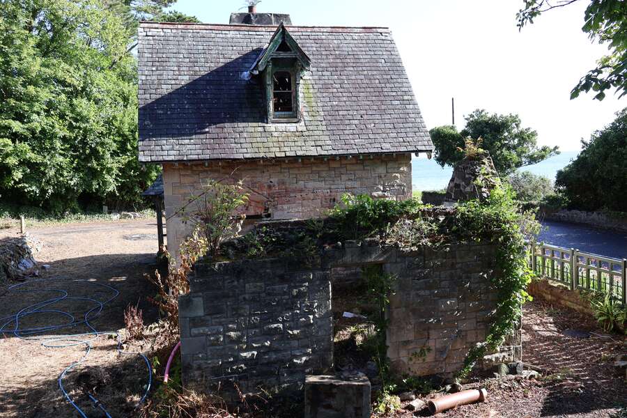 Cairndhu Gate Lodge, 186 Coast Road