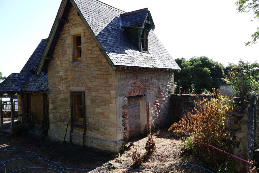 Cairndhu Gate Lodge, 186 Coast Road