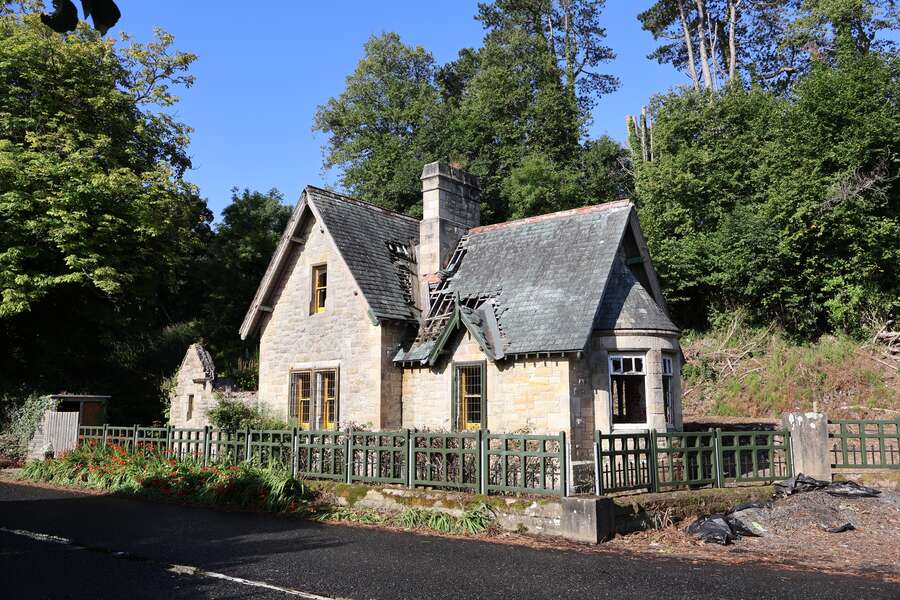 Cairndhu Gate Lodge, 186 Coast Road