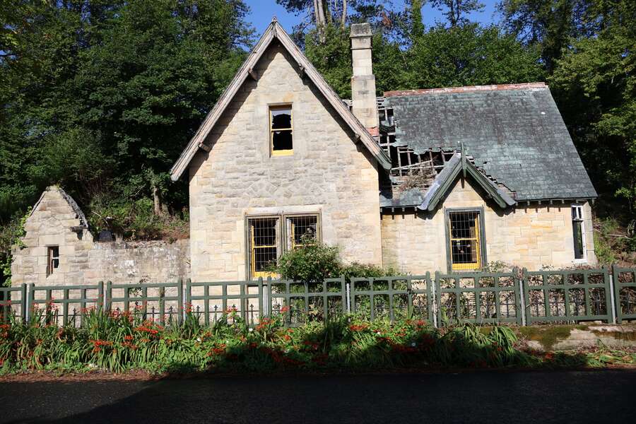 Cairndhu Gate Lodge, 186 Coast Road