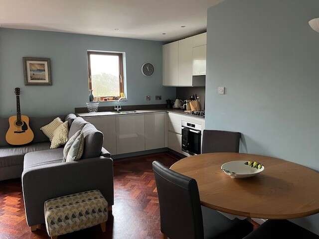 Apartment 10 Fairways, 16-18 Coast Road