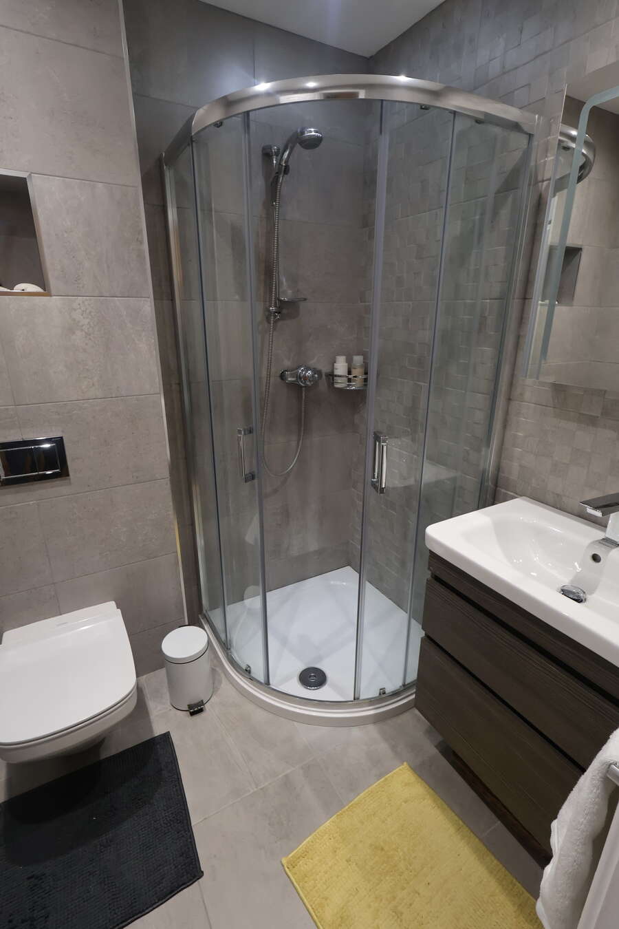 Apartment 10 Fairways, 16-18 Coast Road