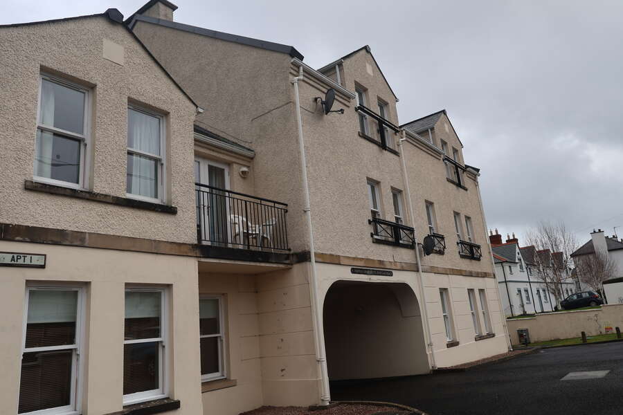 Apartment 10 Fairways, 16-18 Coast Road