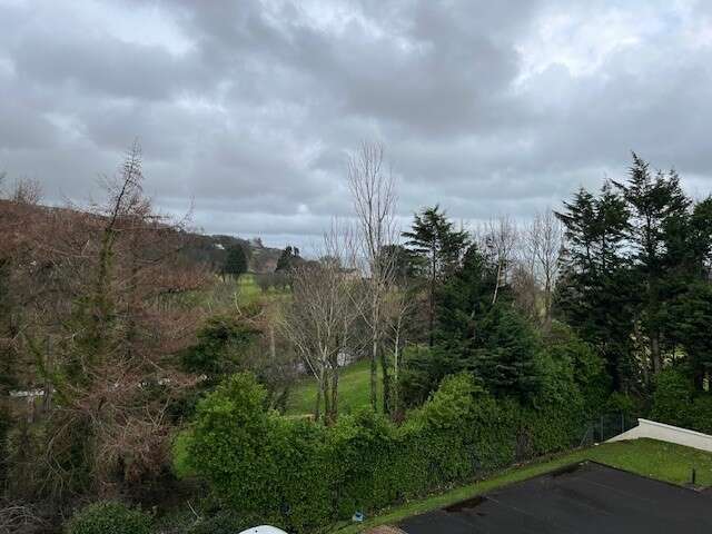 Apartment 10 Fairways, 16-18 Coast Road