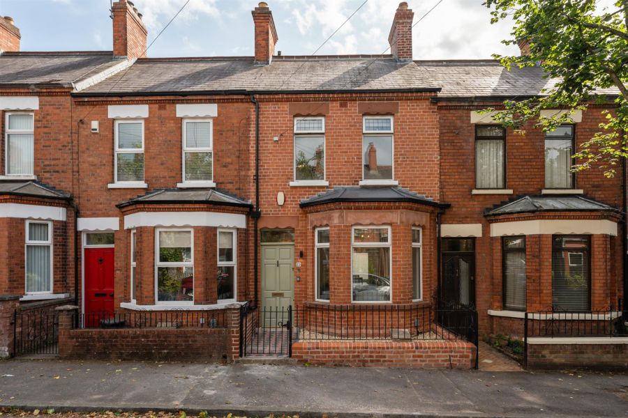 32 Adelaide Avenue