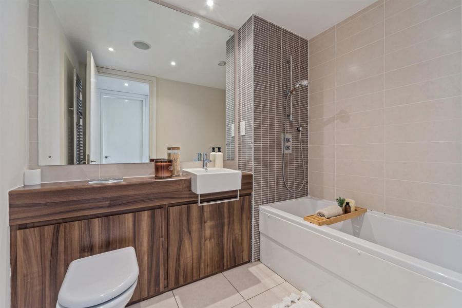 5-49 The Arc, 2E Queen's Road