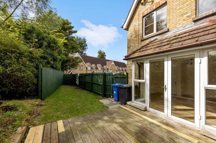 15 Castleview Cottage Gardens