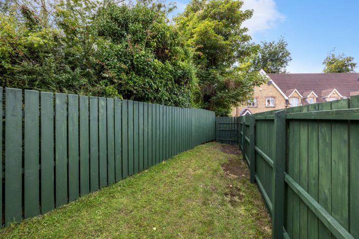 15 Castleview Cottage Gardens