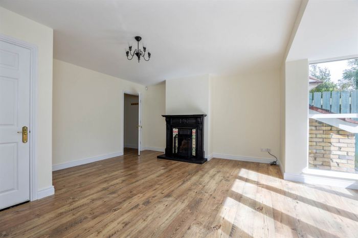 15 Castleview Cottage Gardens