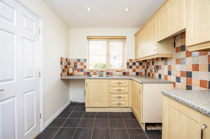 15 Castleview Cottage Gardens