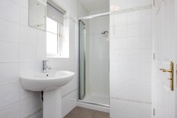 15 Castleview Cottage Gardens