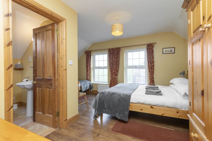 Barnwell Farm Cottages, 8 Ballybryan Road