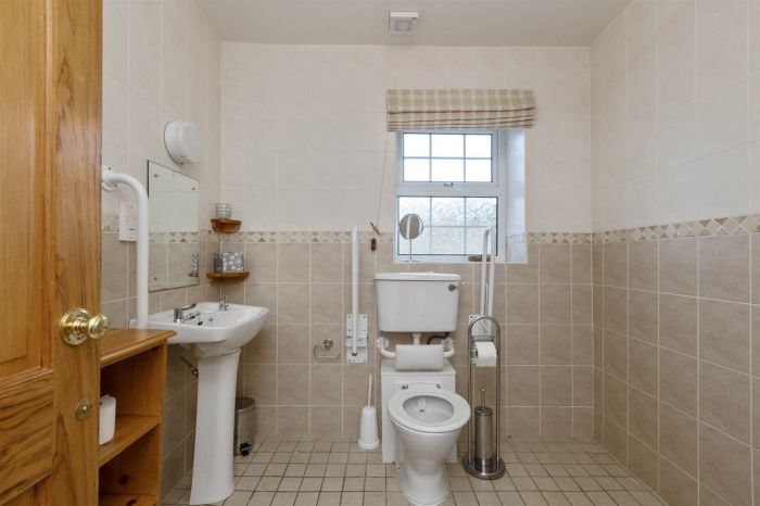 Barnwell Farm Cottages, 8 Ballybryan Road