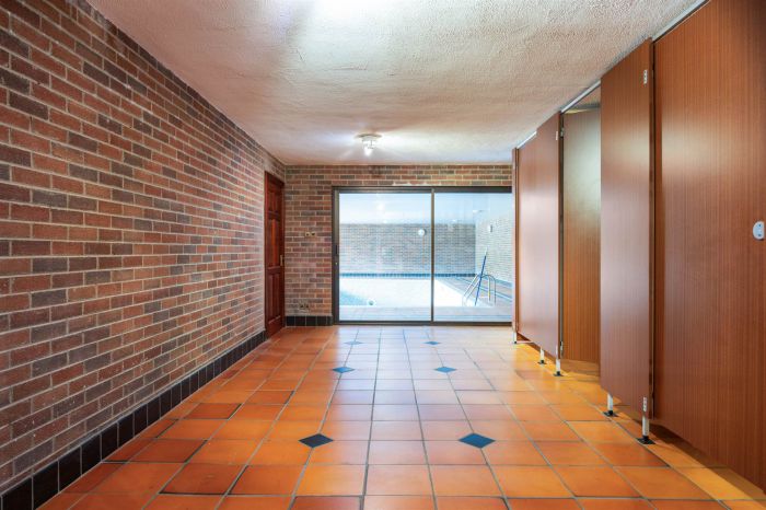 Hillview Cottage , 9-11 Lisleen Road