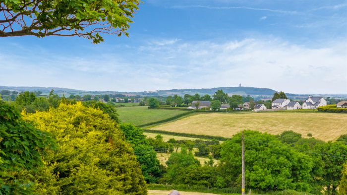 Hillview Cottage , 9-11 Lisleen Road