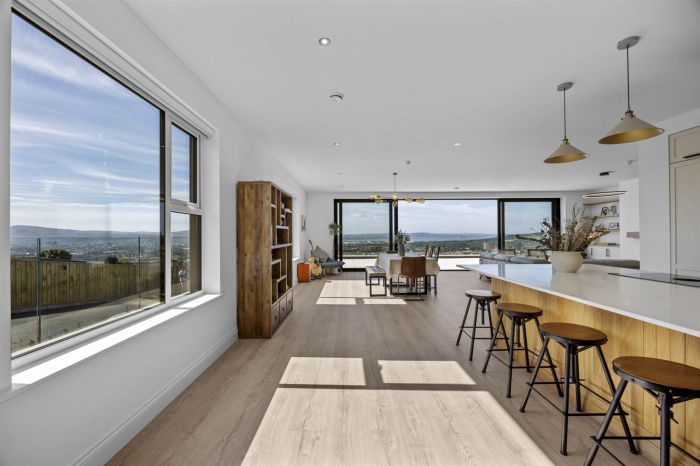 51A Middle Braniel Road