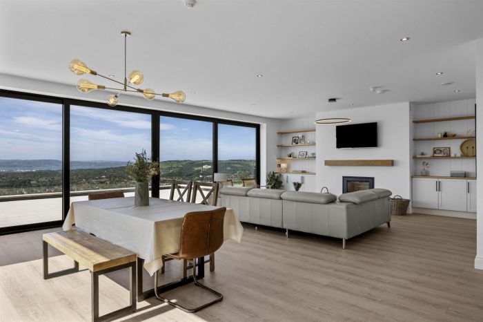 51A Middle Braniel Road