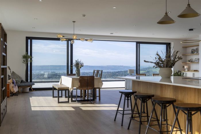 51A Middle Braniel Road