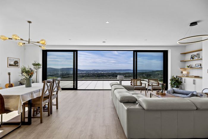 51A Middle Braniel Road