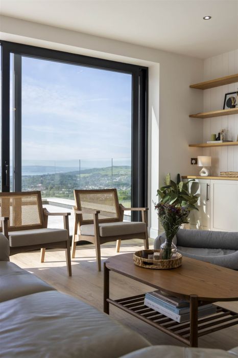 51A Middle Braniel Road