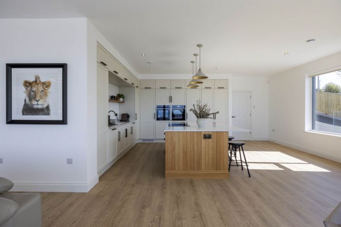 51A Middle Braniel Road