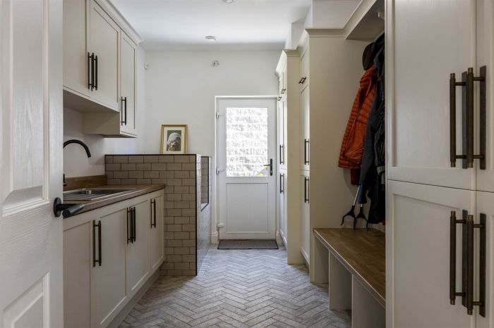 51A Middle Braniel Road