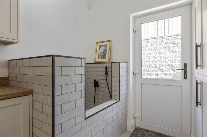 51A Middle Braniel Road