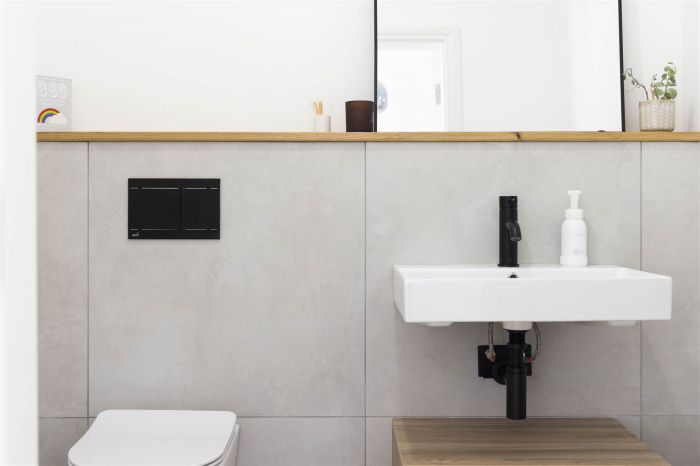 51A Middle Braniel Road