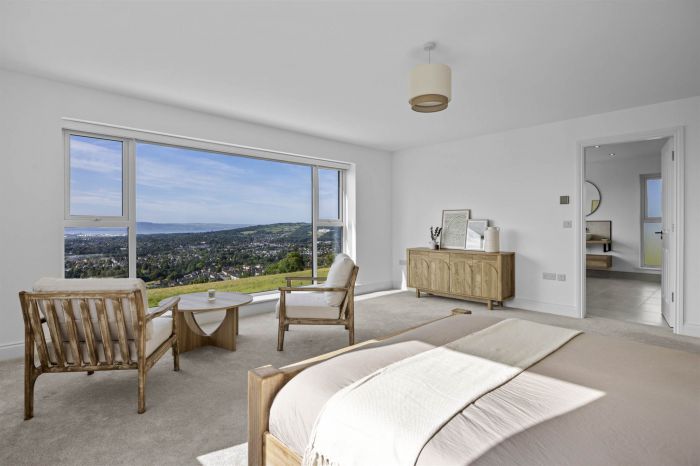 51A Middle Braniel Road