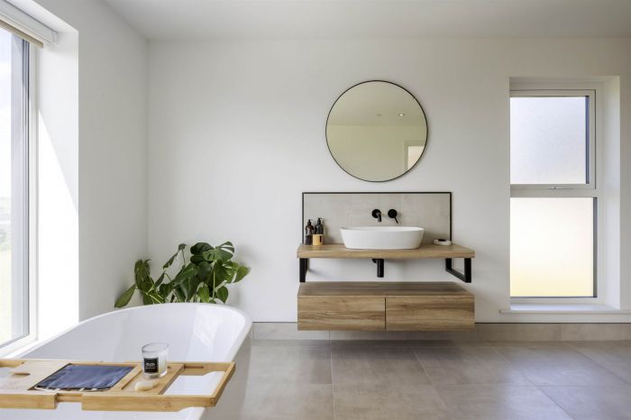 51A Middle Braniel Road