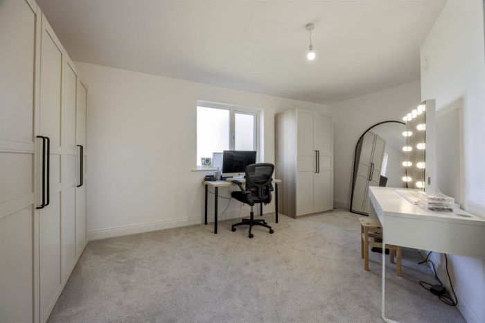 51A Middle Braniel Road