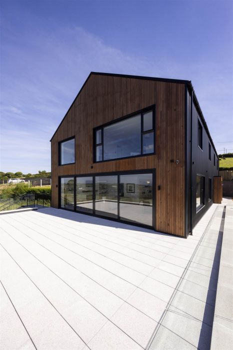 51A Middle Braniel Road