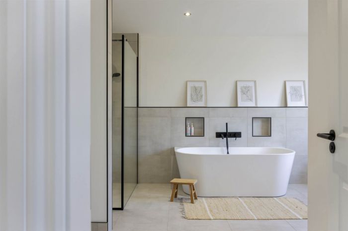 51A Middle Braniel Road