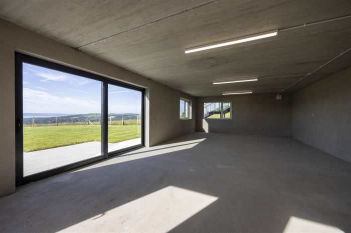 51A Middle Braniel Road