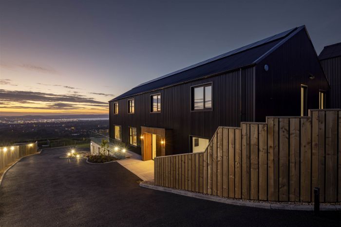 51A Middle Braniel Road