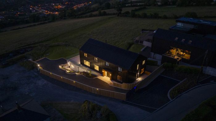 51A Middle Braniel Road