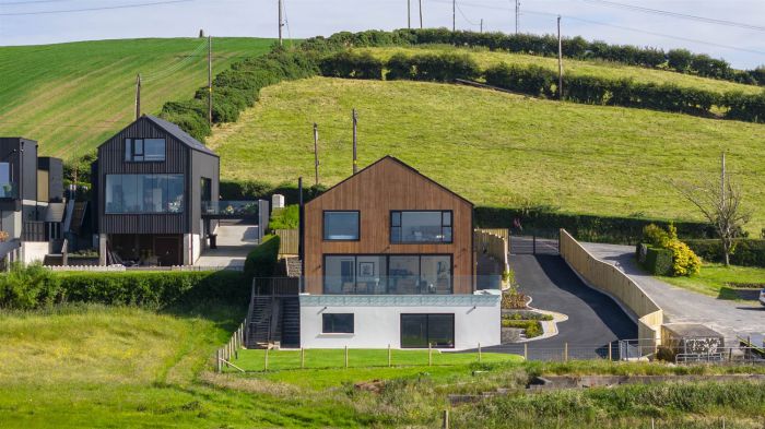 51A Middle Braniel Road