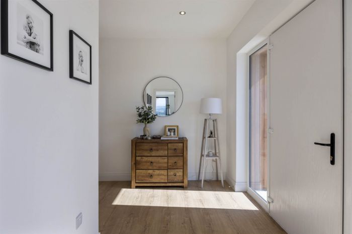 51A Middle Braniel Road