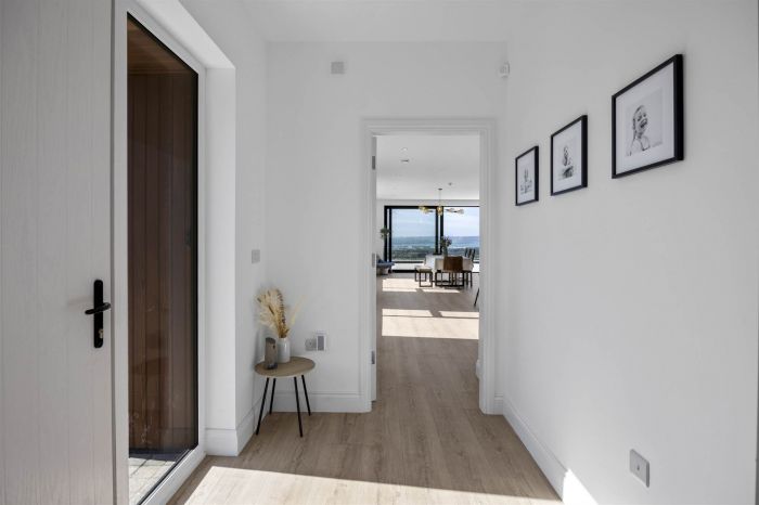 51A Middle Braniel Road