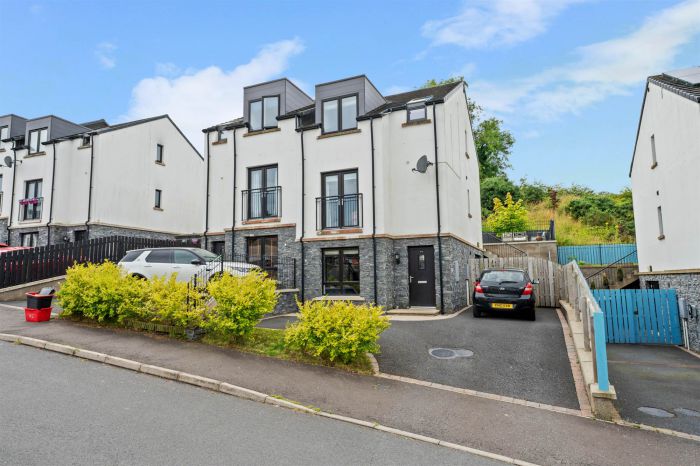 11 Fort Manor, Dundonald, Belfast, BT16 1ZA