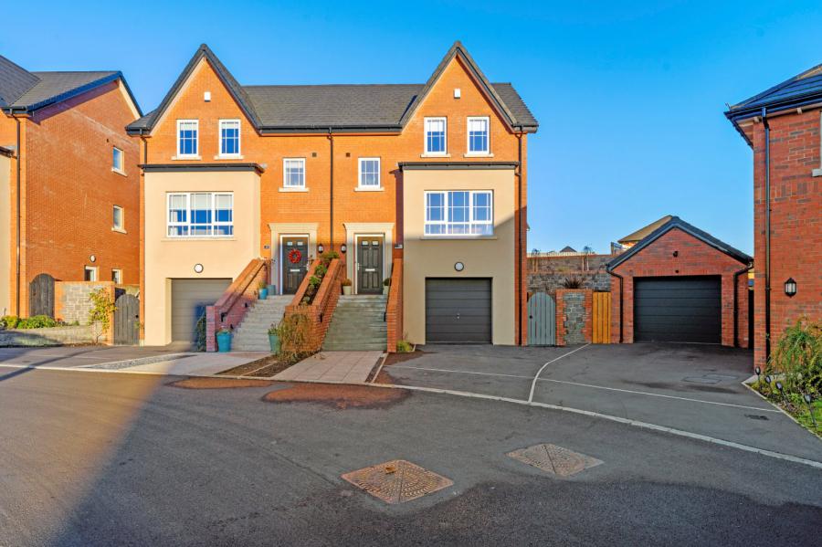 18 Millmount Village Gardens, dundonald, belfast, BT16 1BH