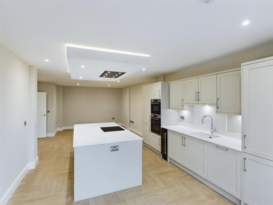 Apt 2