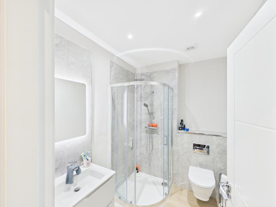 Apt 6, One Lacefield