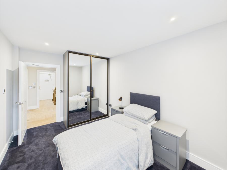 Apt 6, One Lacefield
